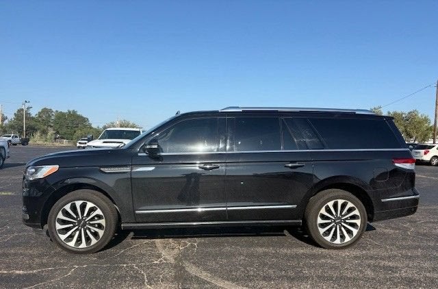 2023 Lincoln Navigator Reserve L in Black — front three-quarter view